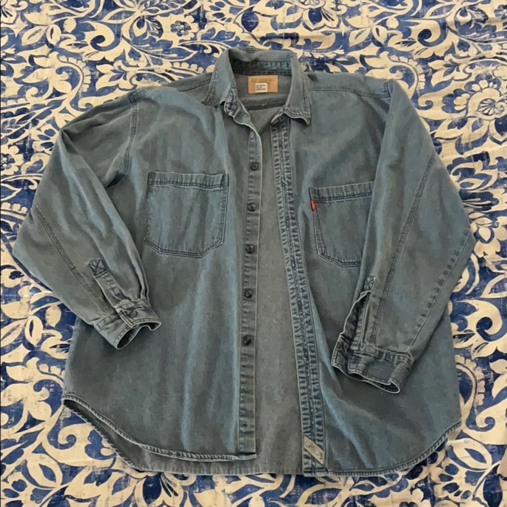 Levi’s denim button down shirt